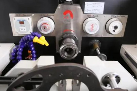 精密珩磨機(jī)加工產(chǎn)品表面刮傷原因，你可知道？